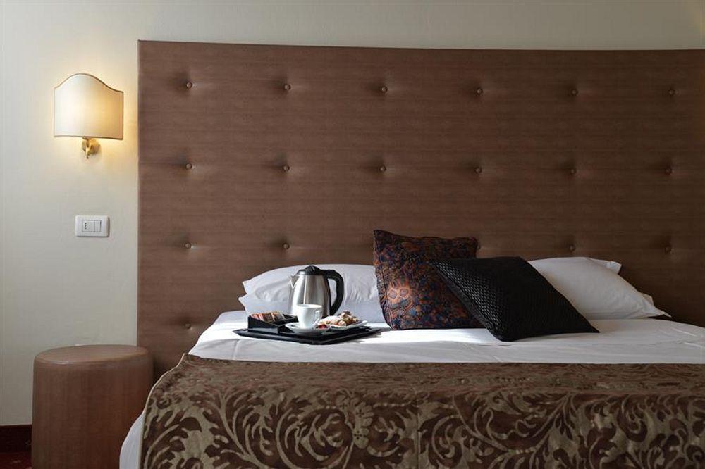 Franciscus Hotel Verona Luaran gambar
