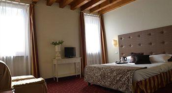 Franciscus Hotel Verona Luaran gambar